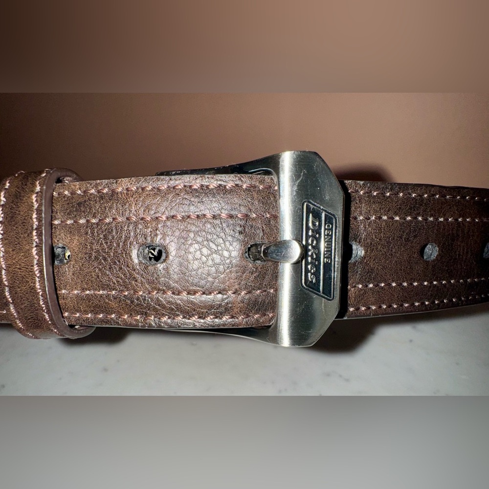 Dickies Men’s Dark Brown Leather Belt with Silver Buckle, size 36